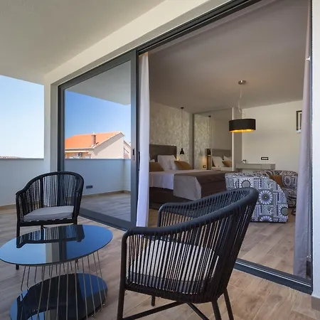 Mirabilis Ii Bed & Breakfast Zara