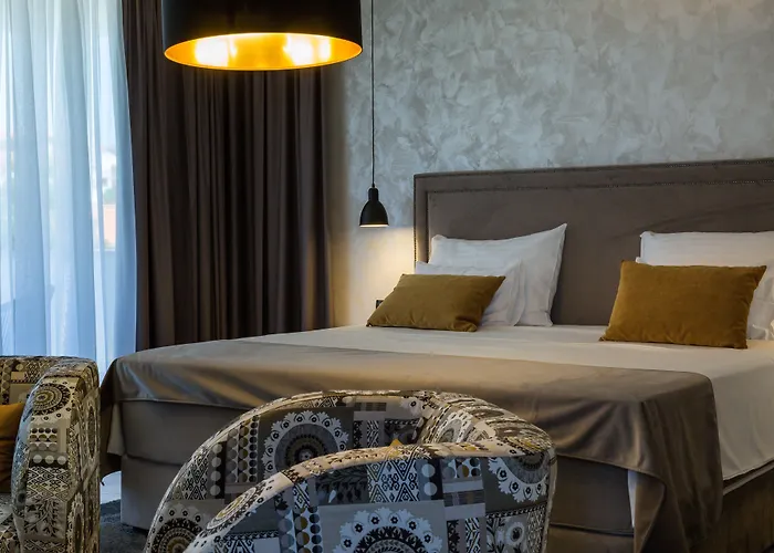 Mirabilis Ii krevet i doručak